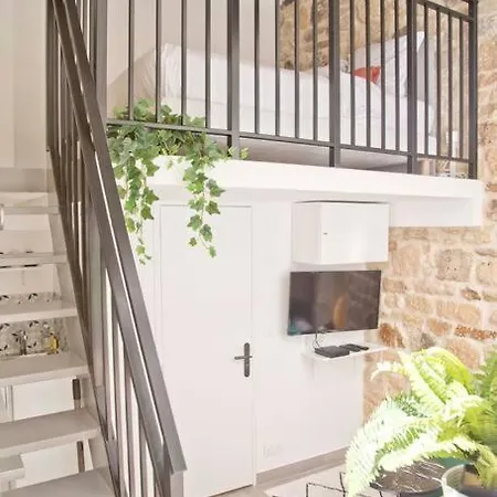 Charming Loft In The Heart Of * 파리
